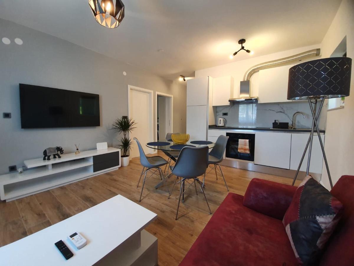 Apartman Oneum Omiš Exterior foto